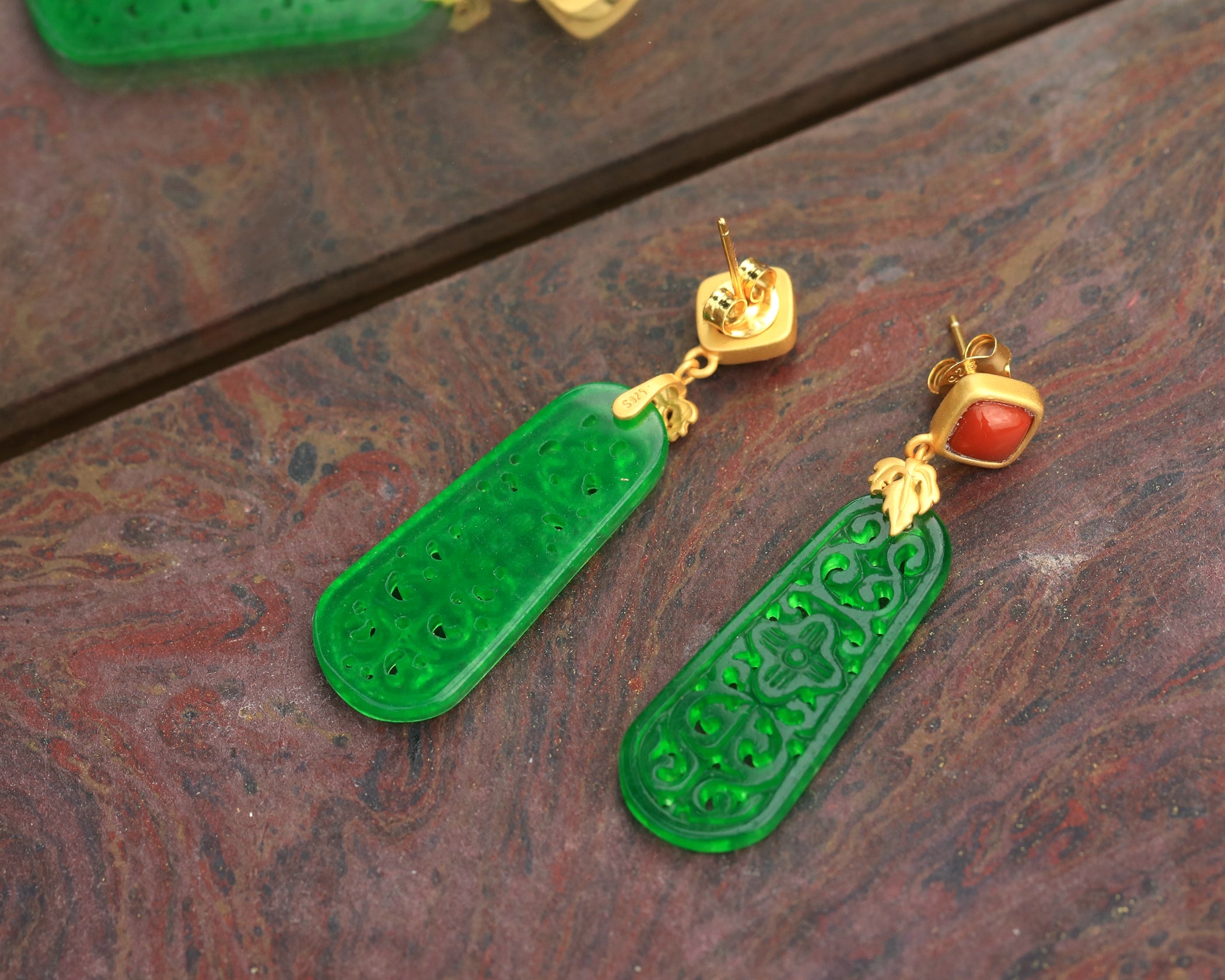 Earrings Post Vermeil Agate Rouge Sculptured Greed Jade BE3