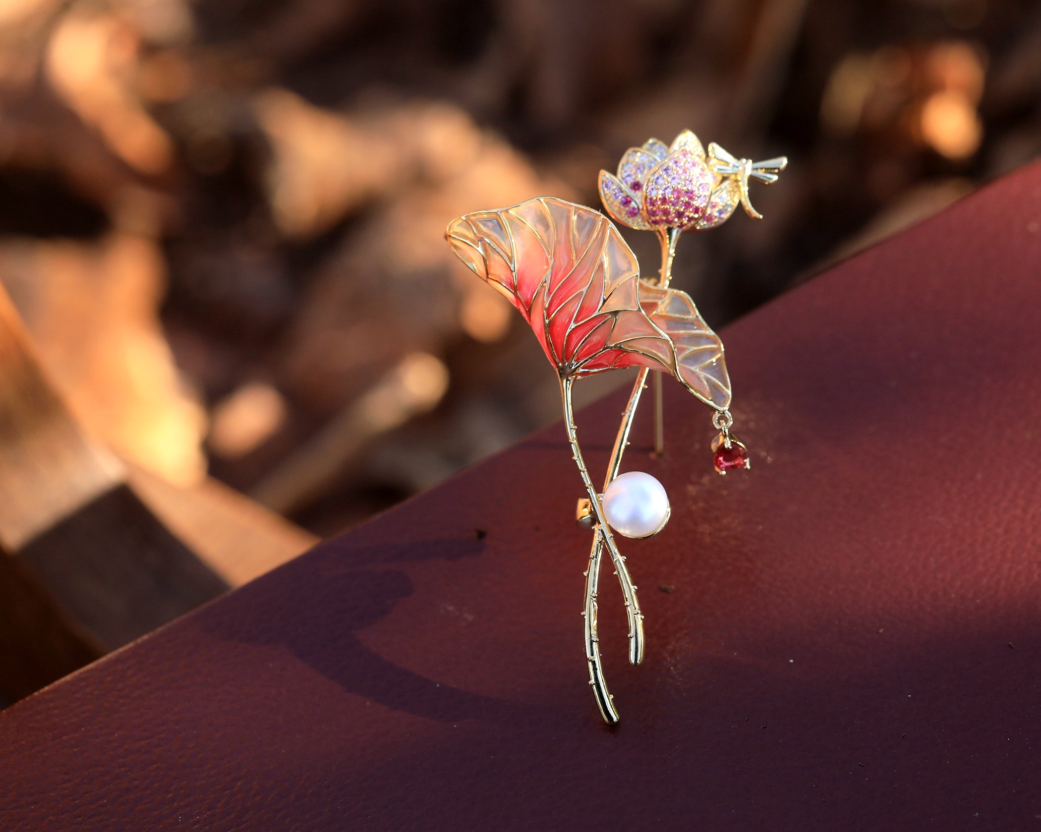 Brooch Art nouveau Lotus Leaf Flower Rose Vert White Pearl XZ19