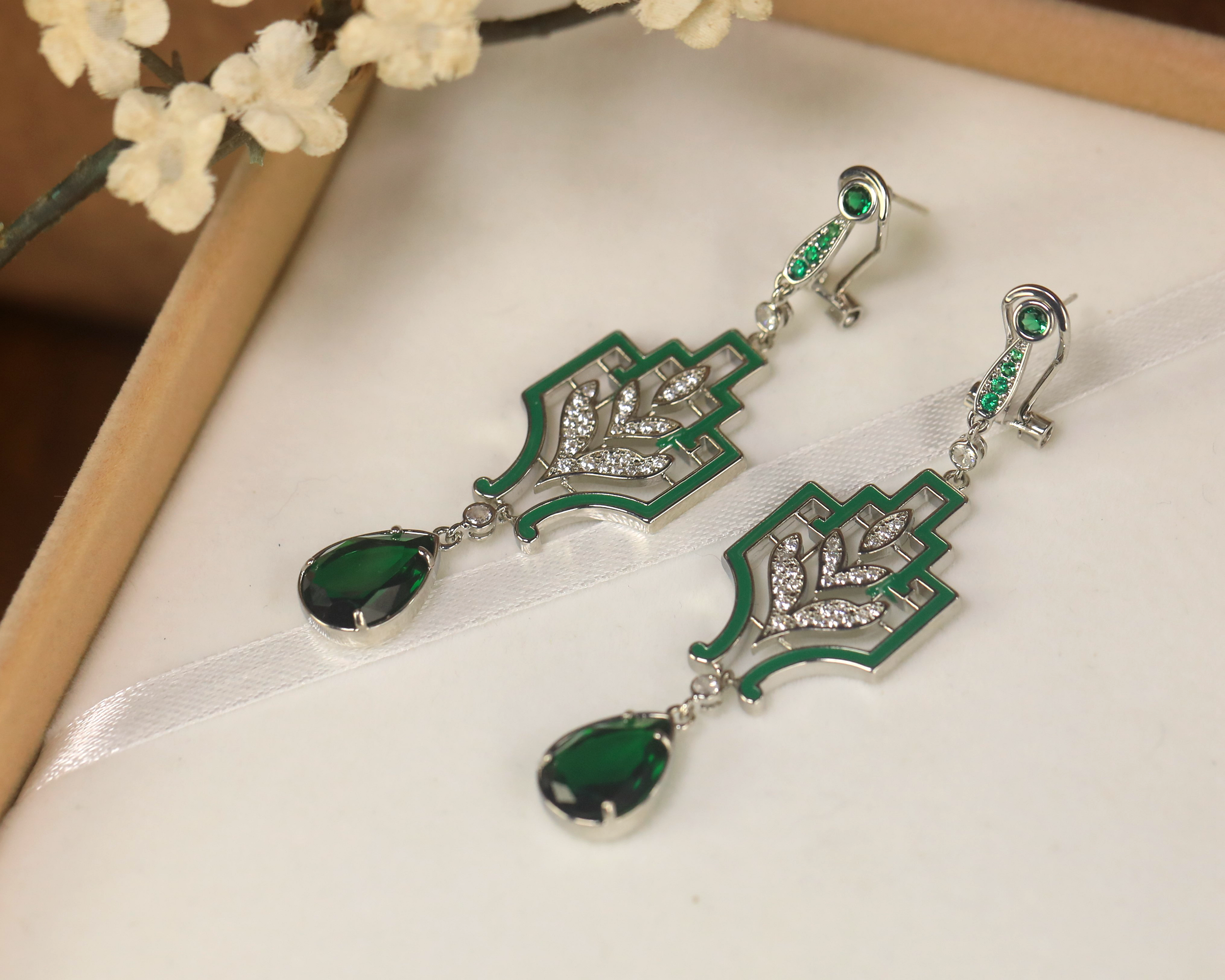 Earrings Art Deco Green Enamel CZ Lever Back Clip on QD33