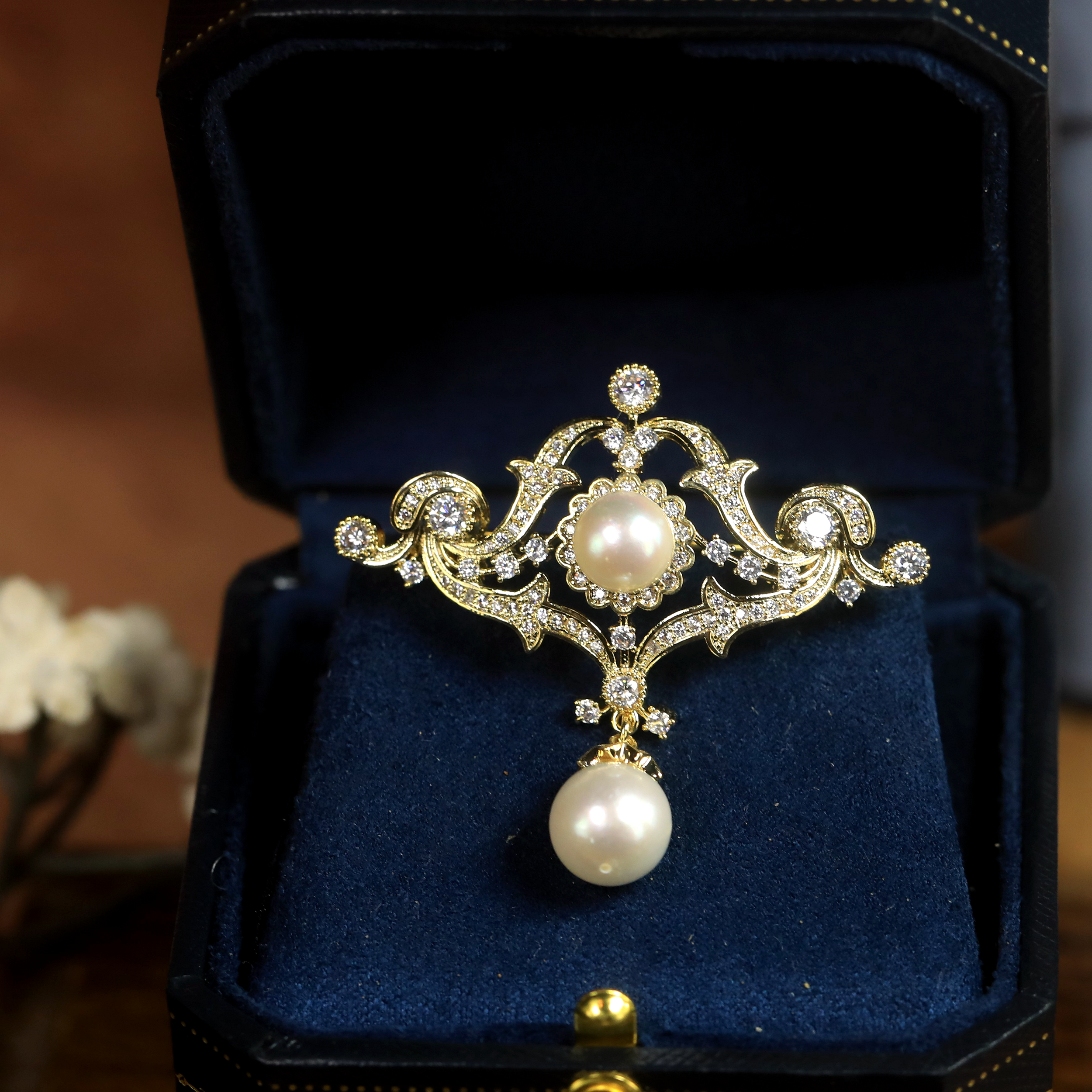 Brooch Pendant Belle Epqoue Belle Epoque Royal White Pearl CZ XZ23