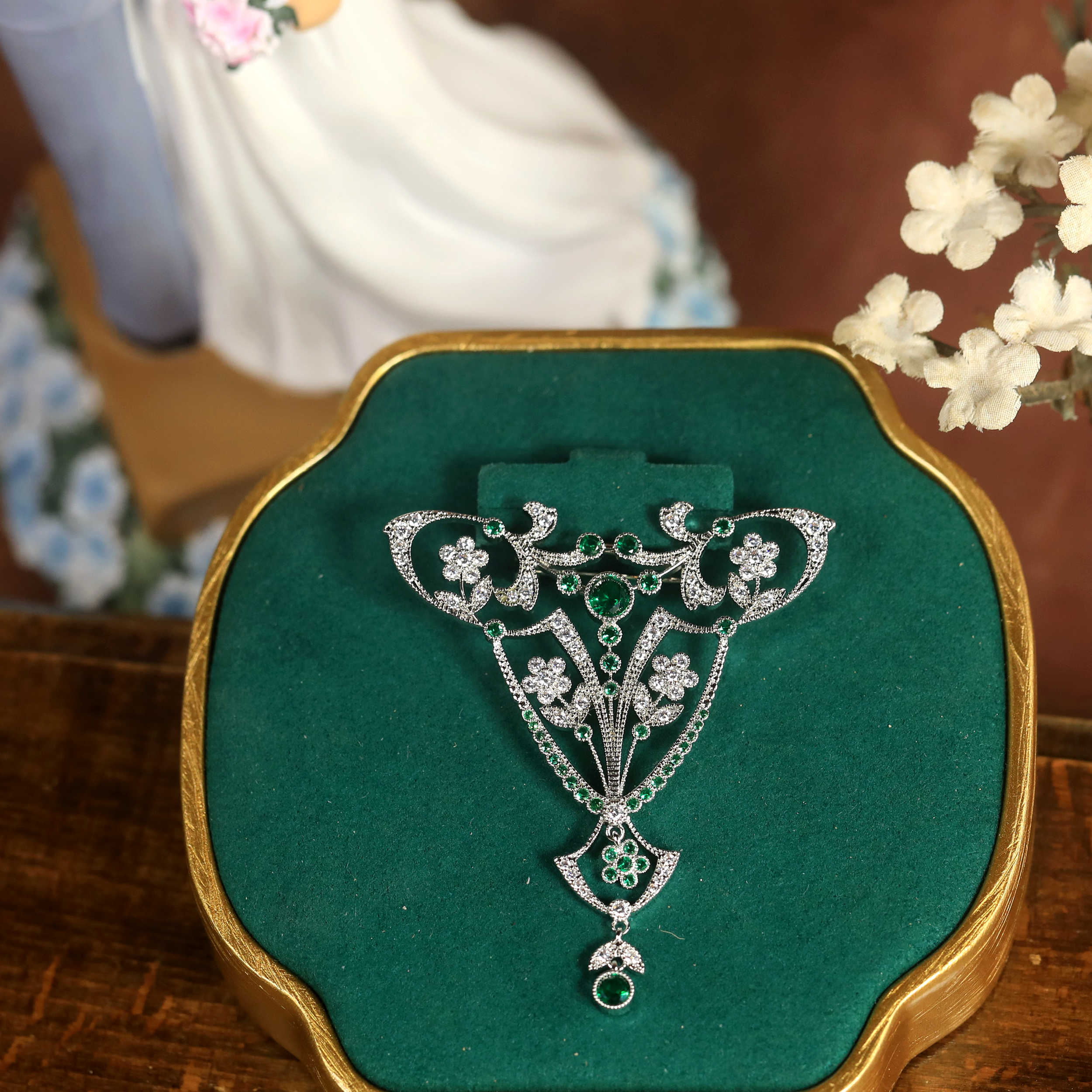 Brooch Belle Epoque Floral Dentelle CZ White Green BE4