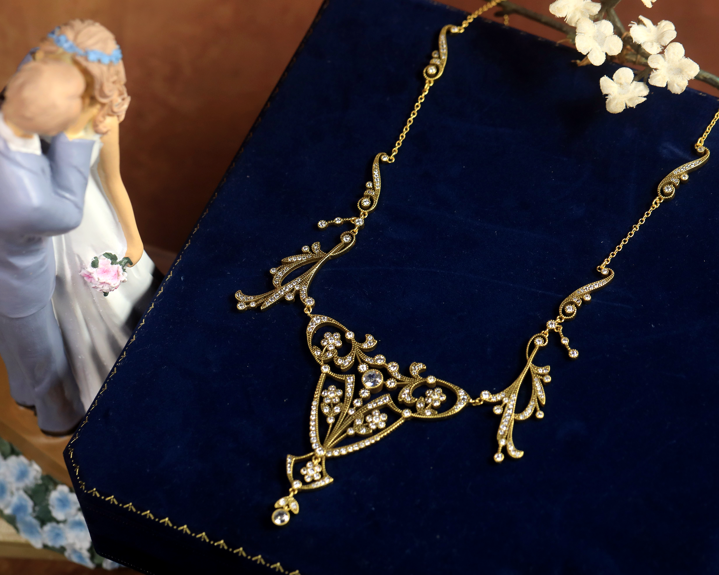 Necklace Belle Epoque Lacework Gold CZ White BE8